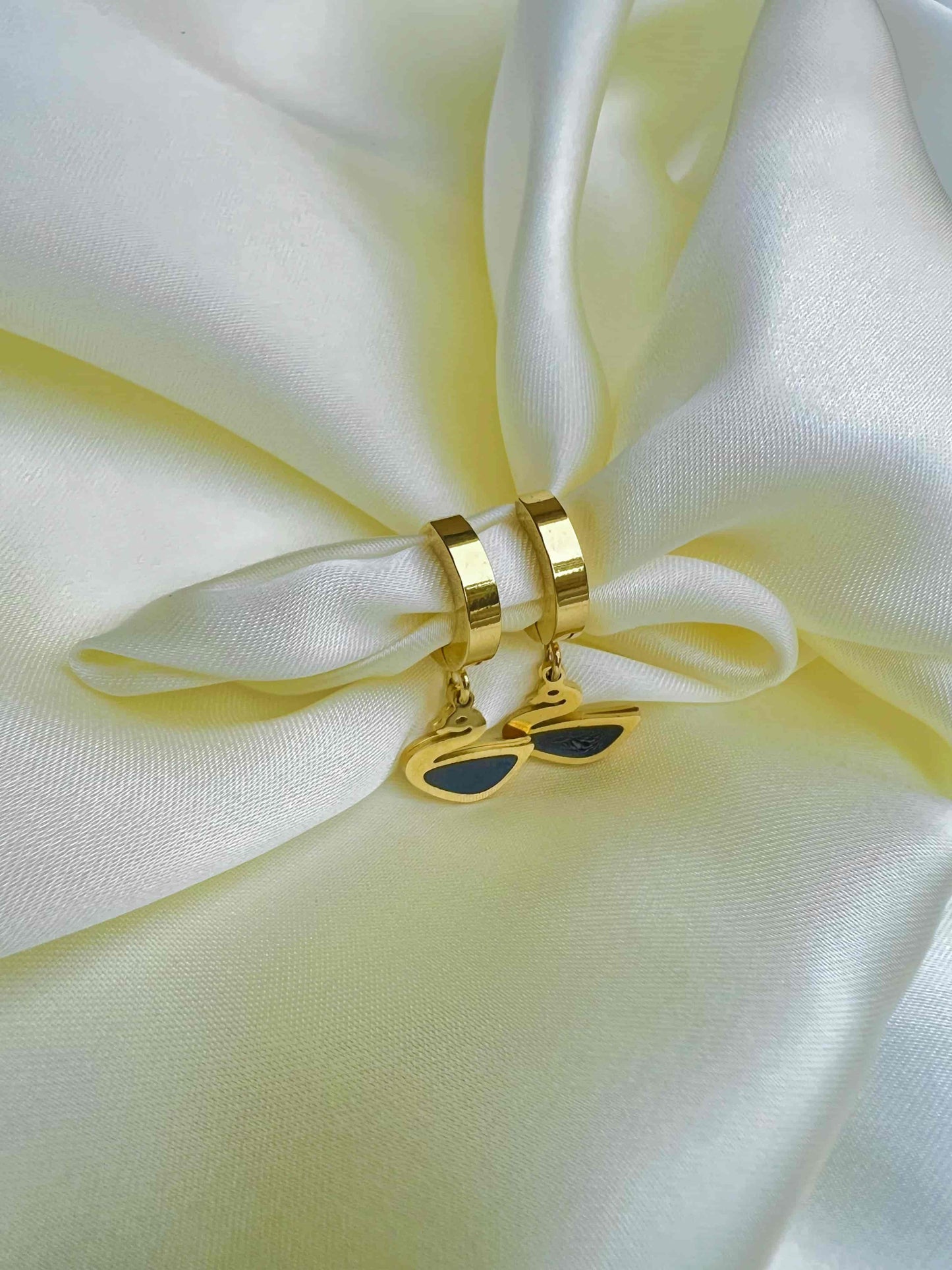 Trendy Swan Earring