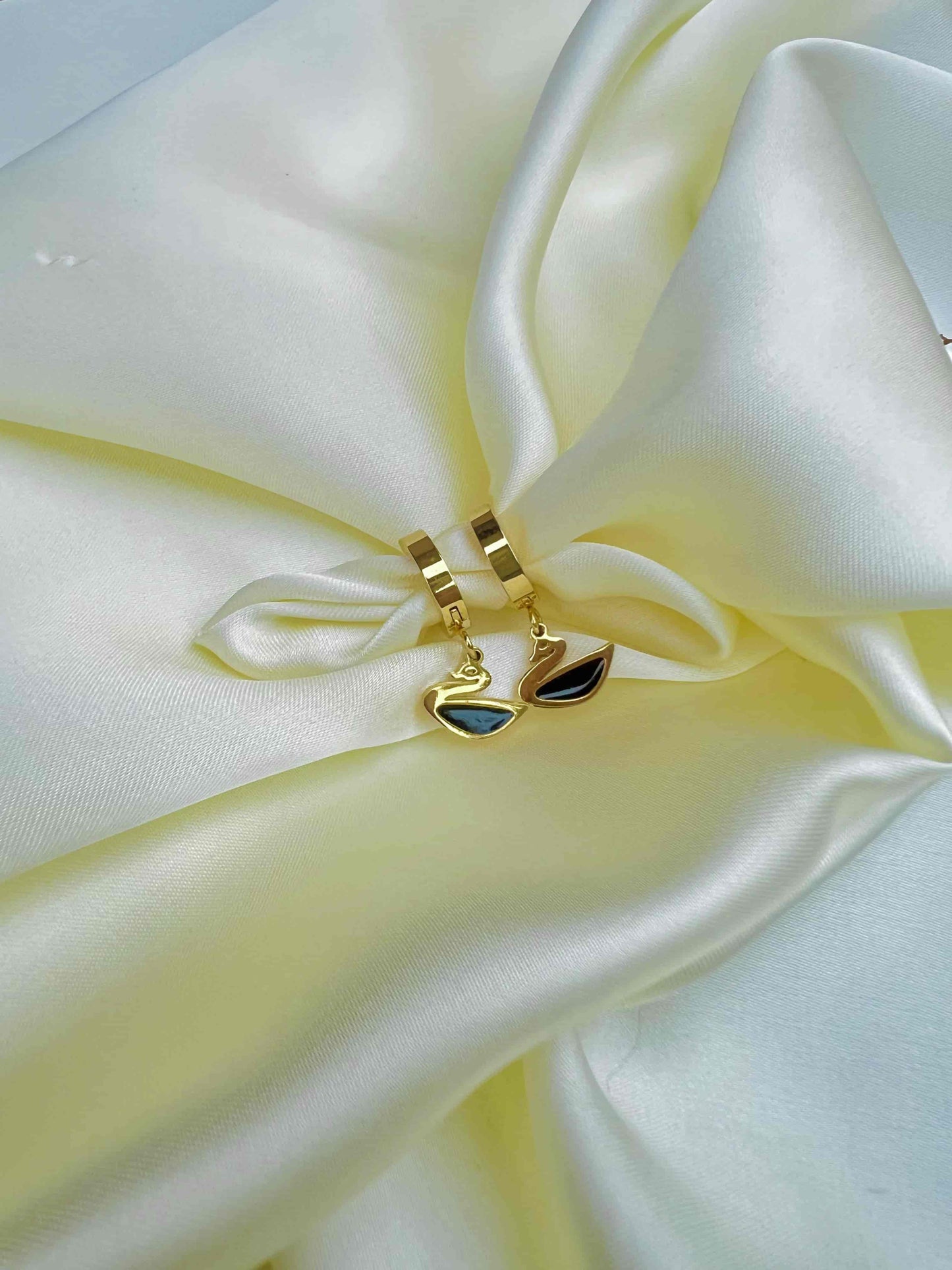 Trendy Swan Earring