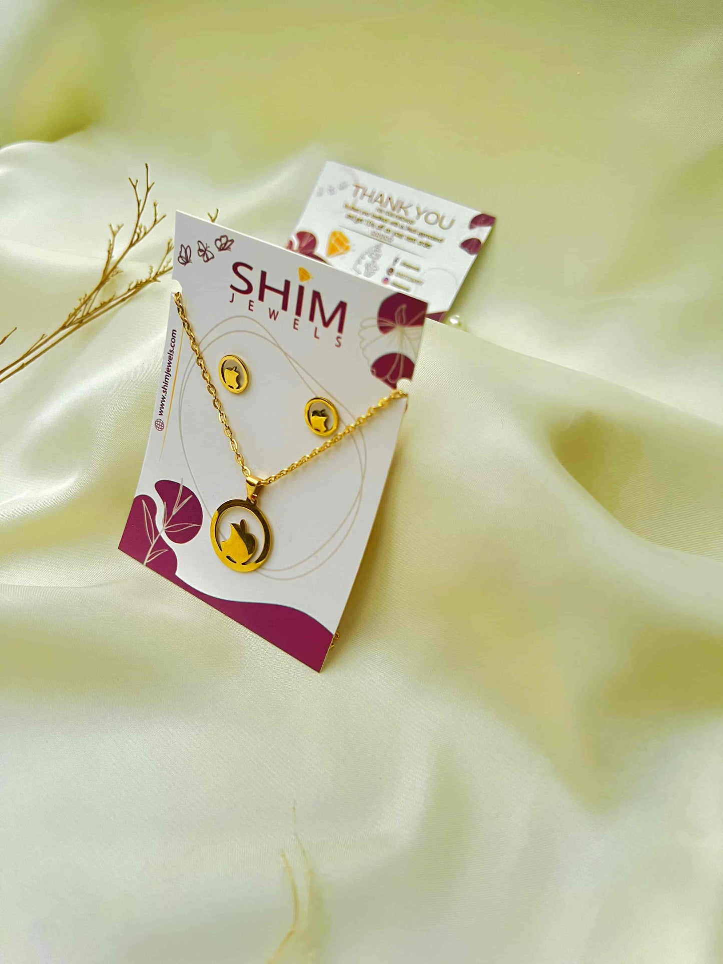 Trendy Apple Locket Set