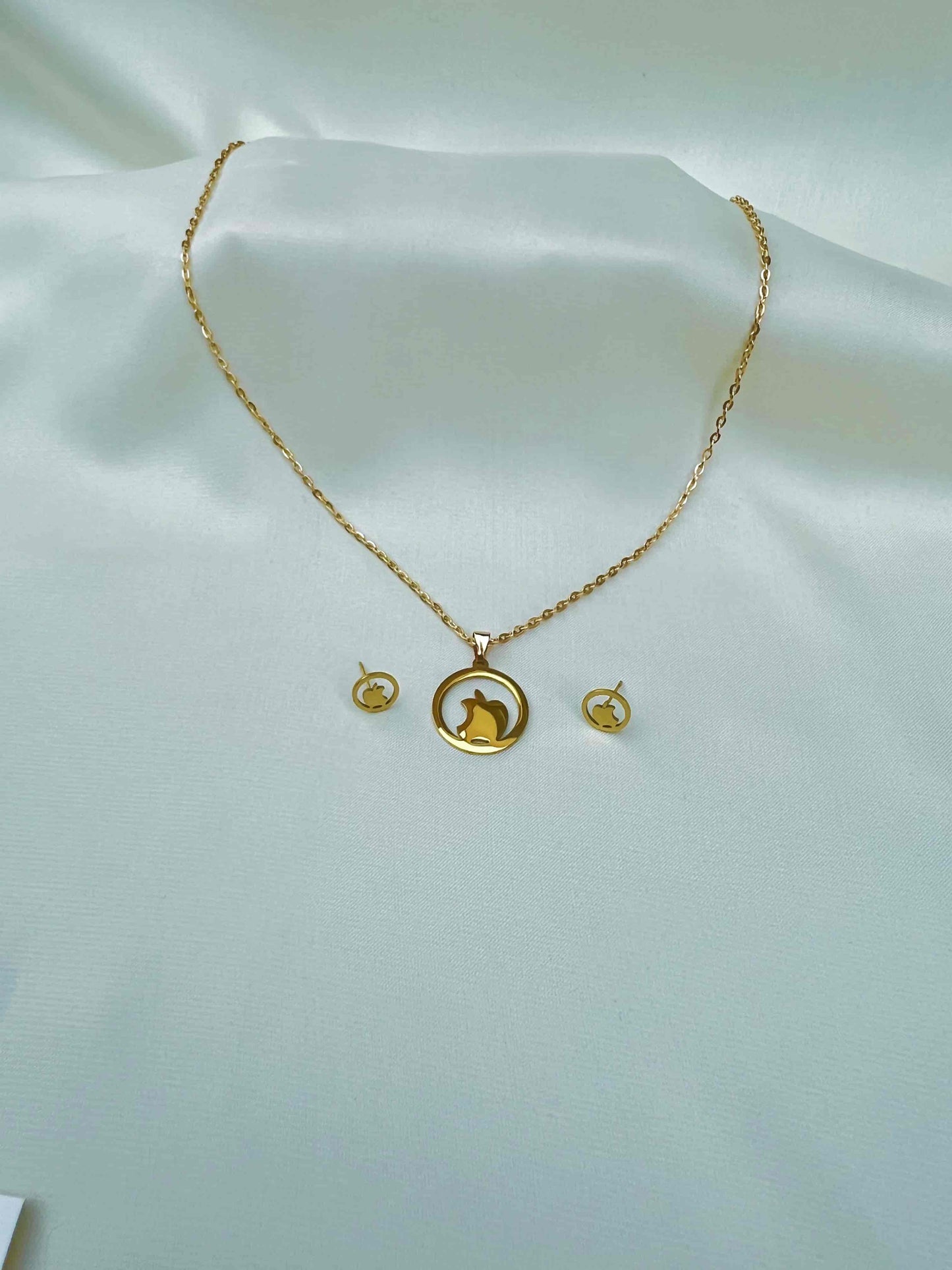 Trendy Apple Locket Set