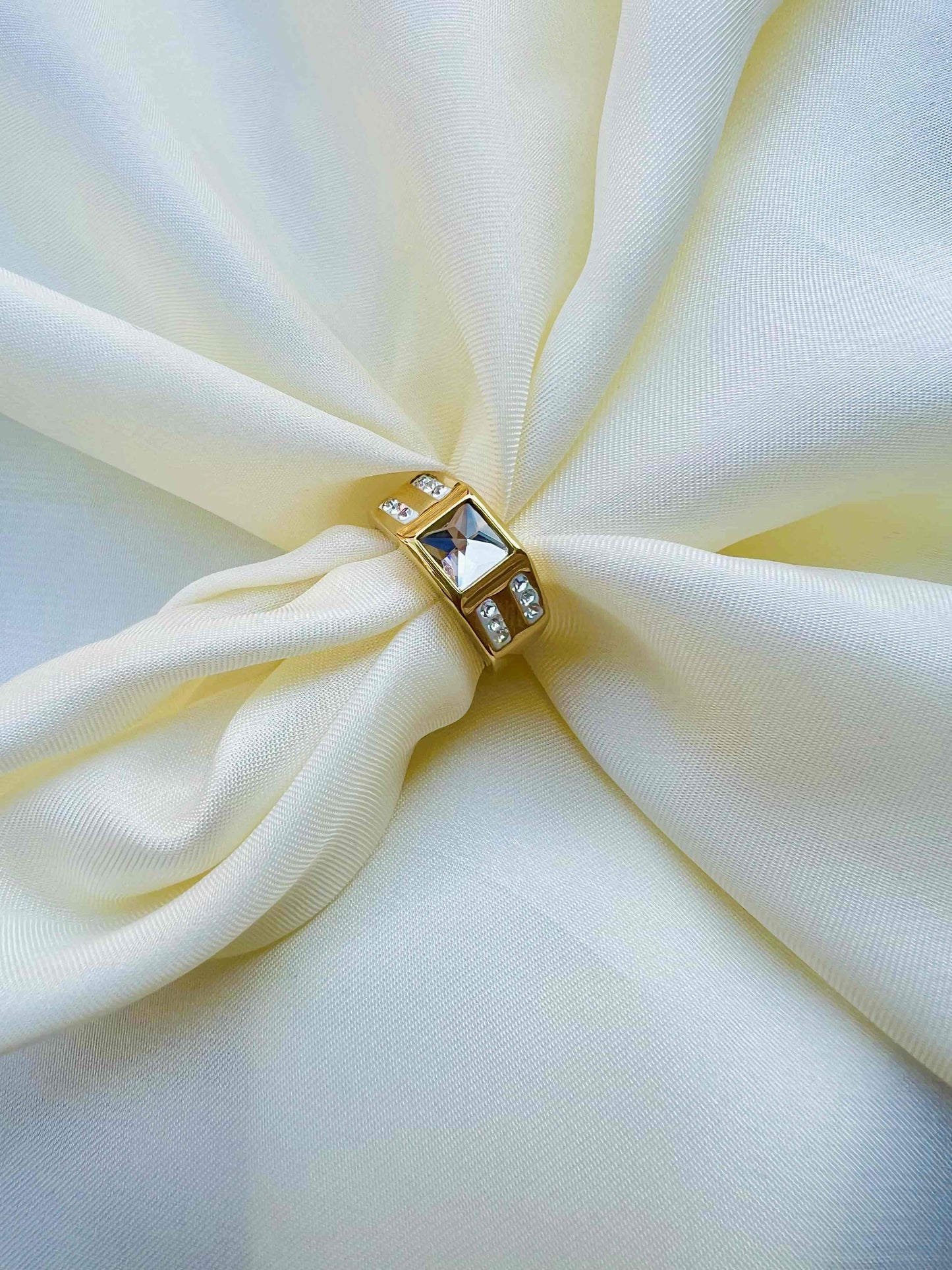 Luxury Zircon Rings