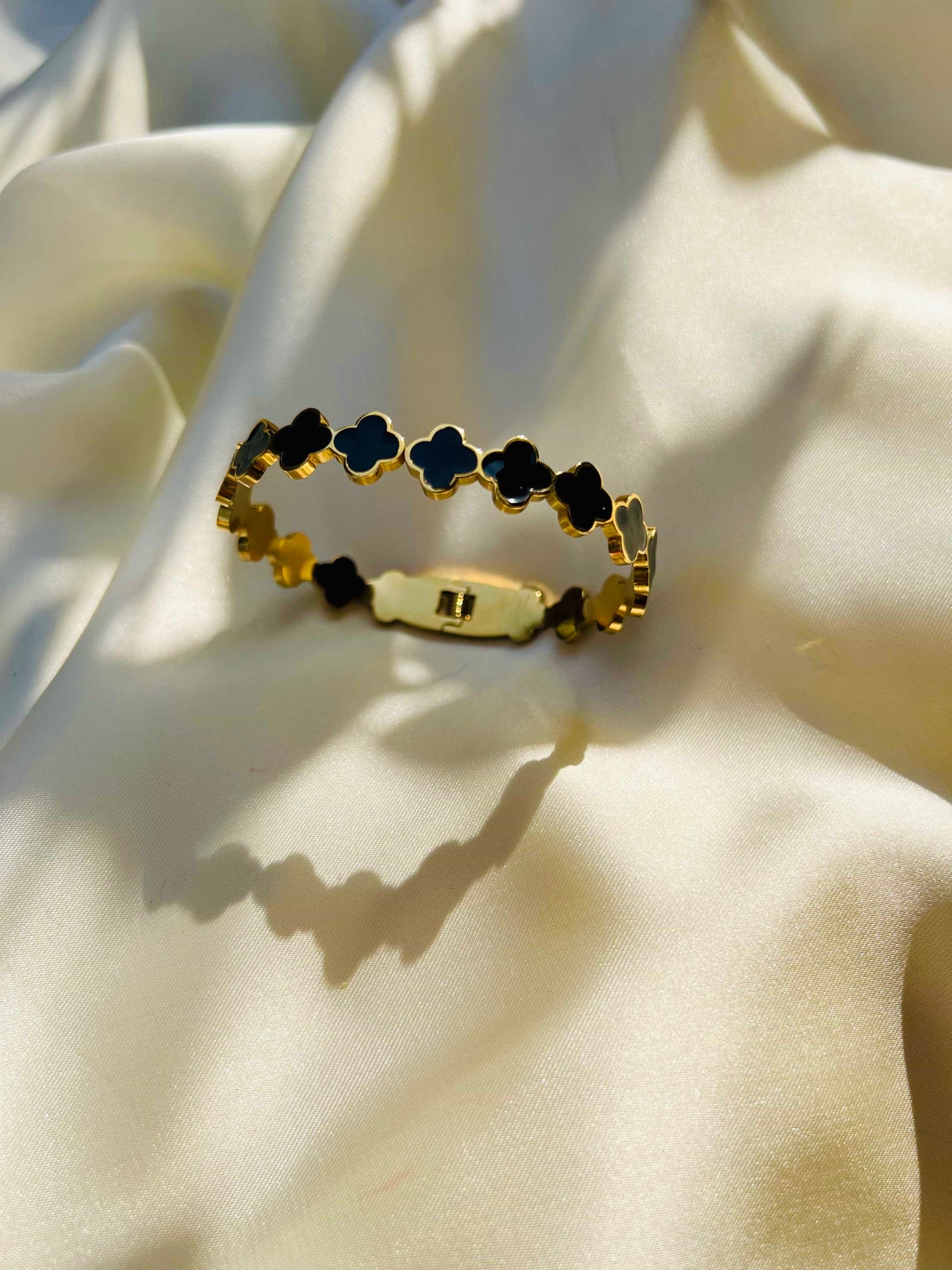 Trendy Clover Luxury Bangle