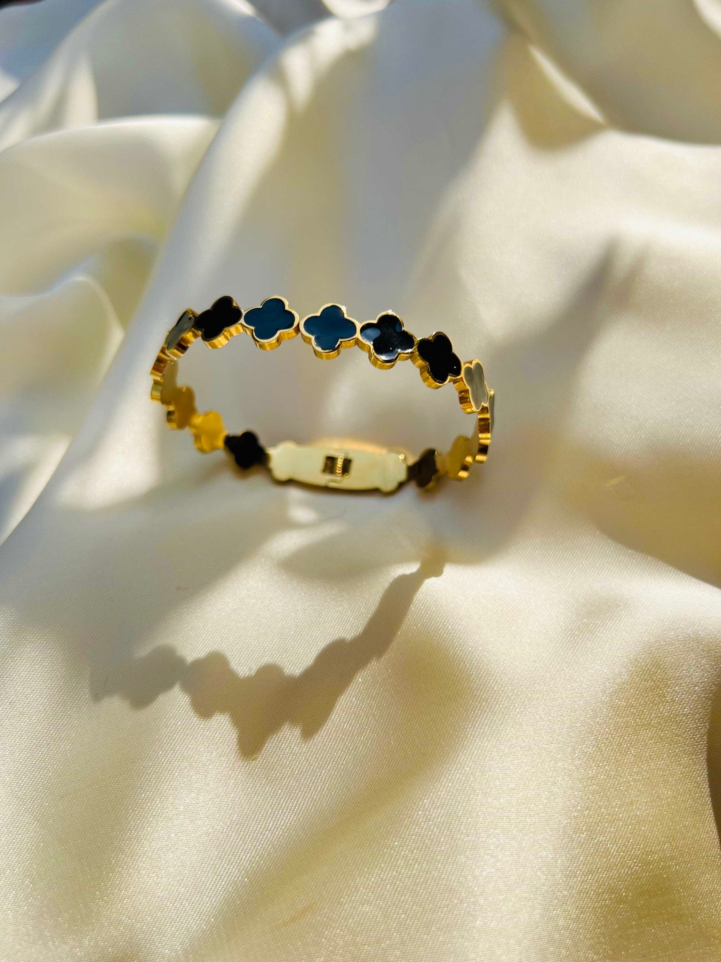 Trendy Clover Luxury Bangle