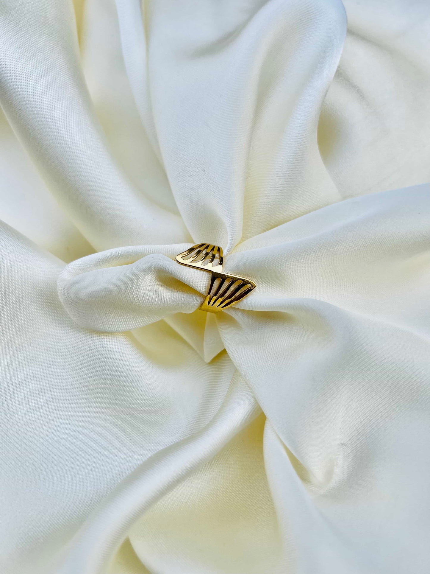 Luxury Twisted Rings