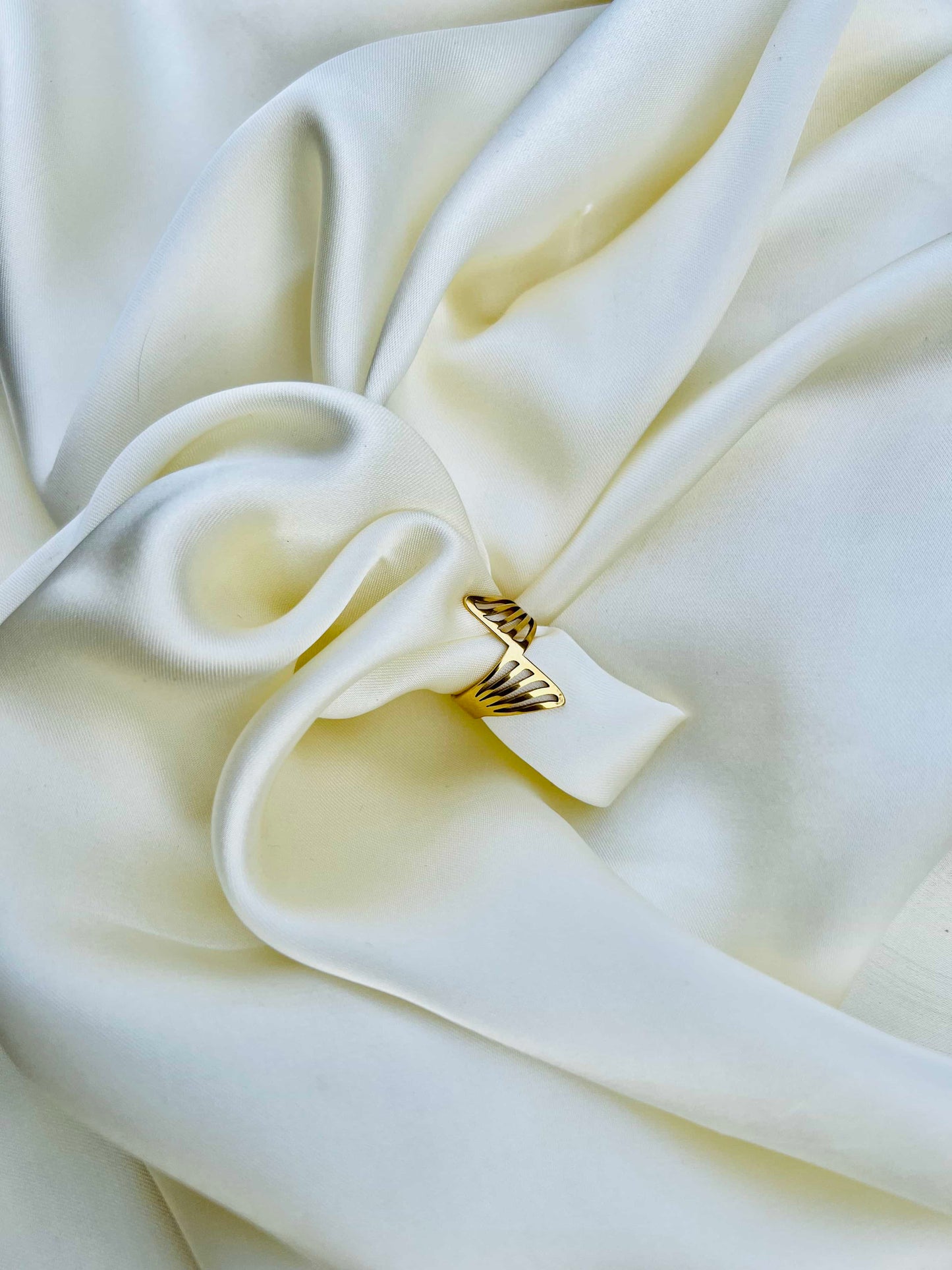 Luxury Twisted Rings