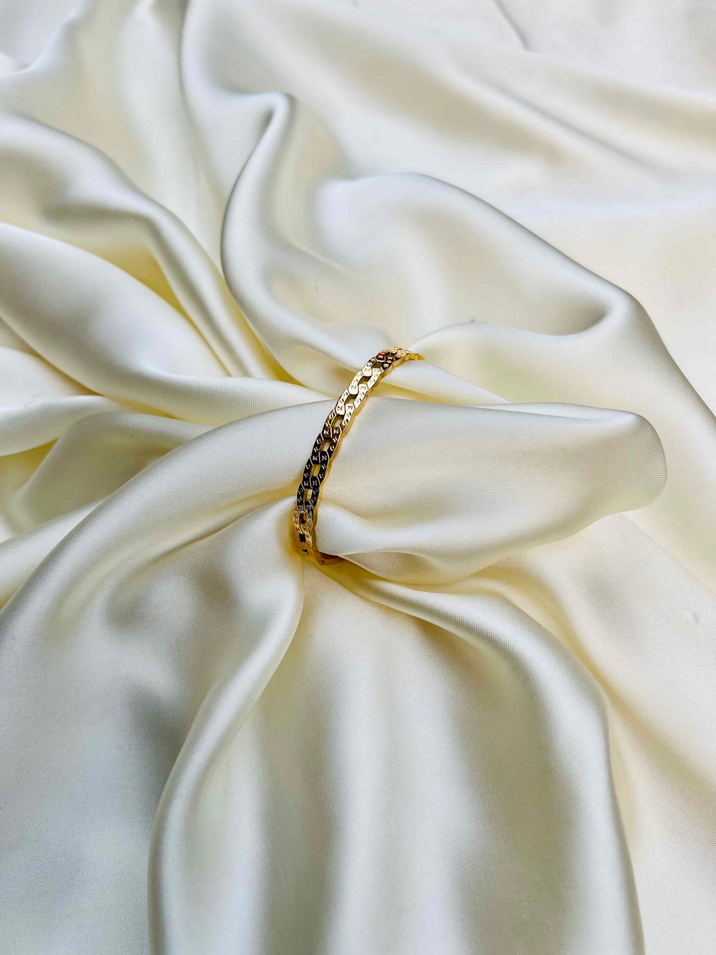 Luxury High Quality Bangle