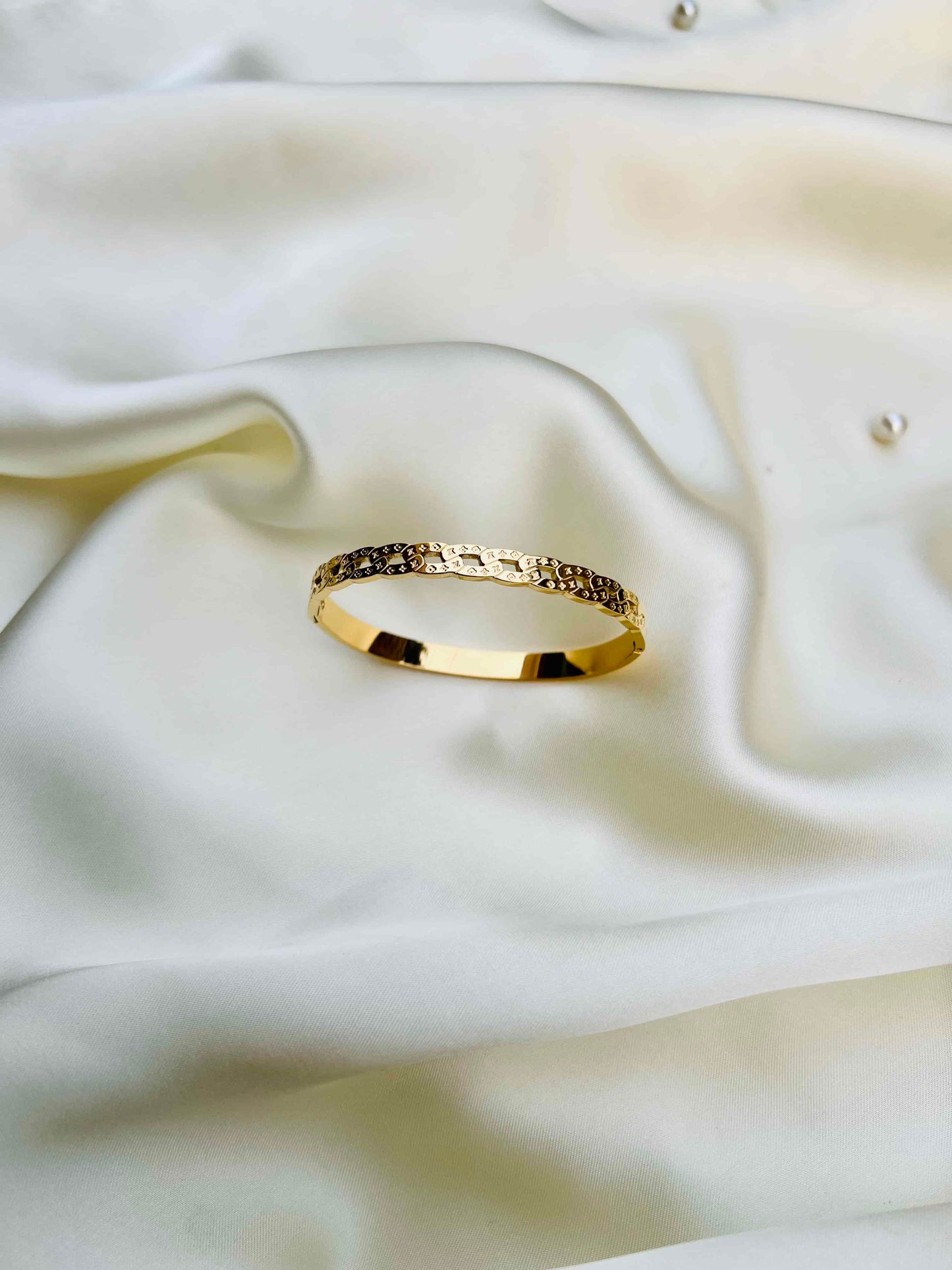 Luxury High Quality Bangle