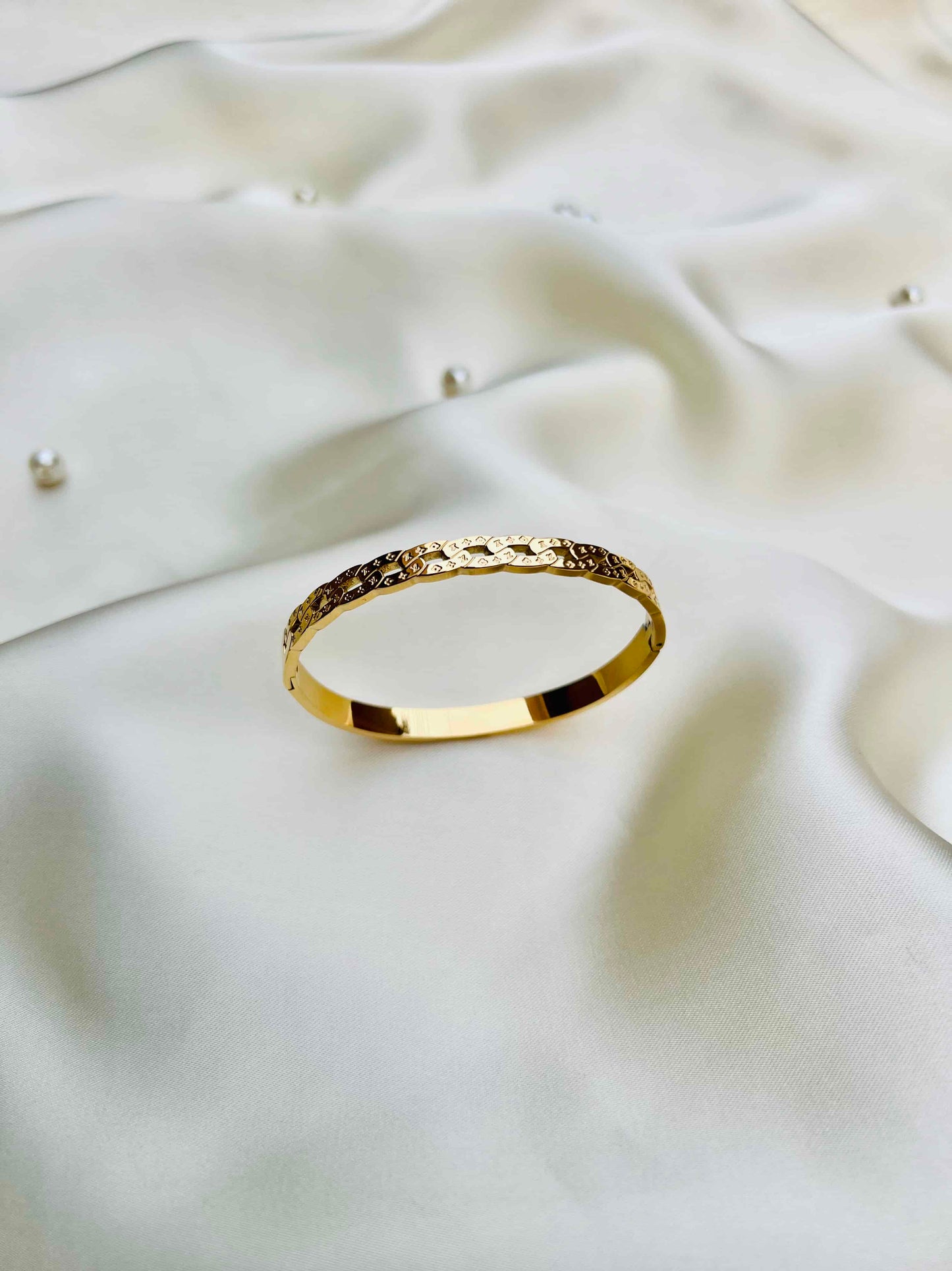 Luxury High Quality Bangle
