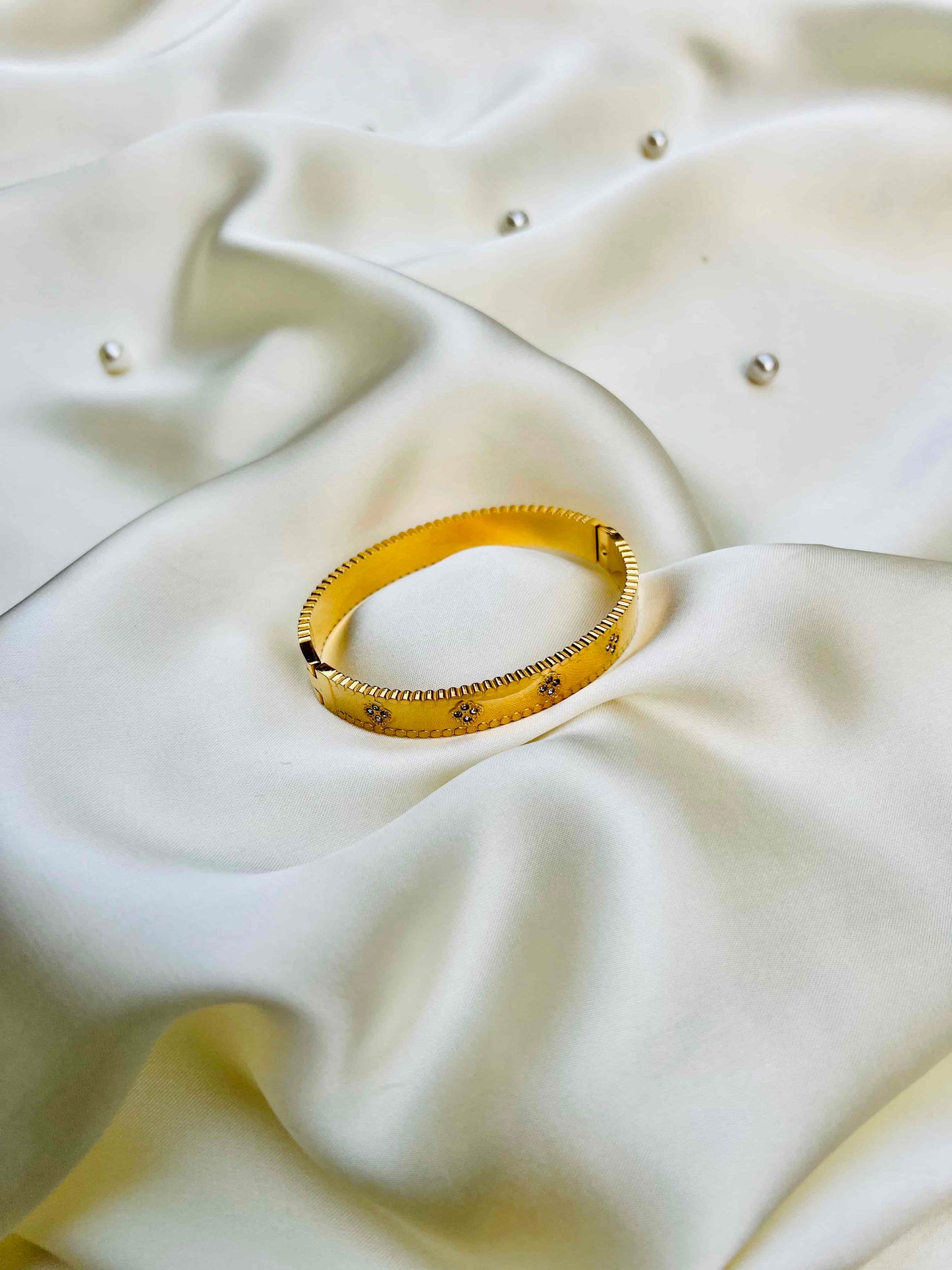 Luxury High Quality Zircon Bangle