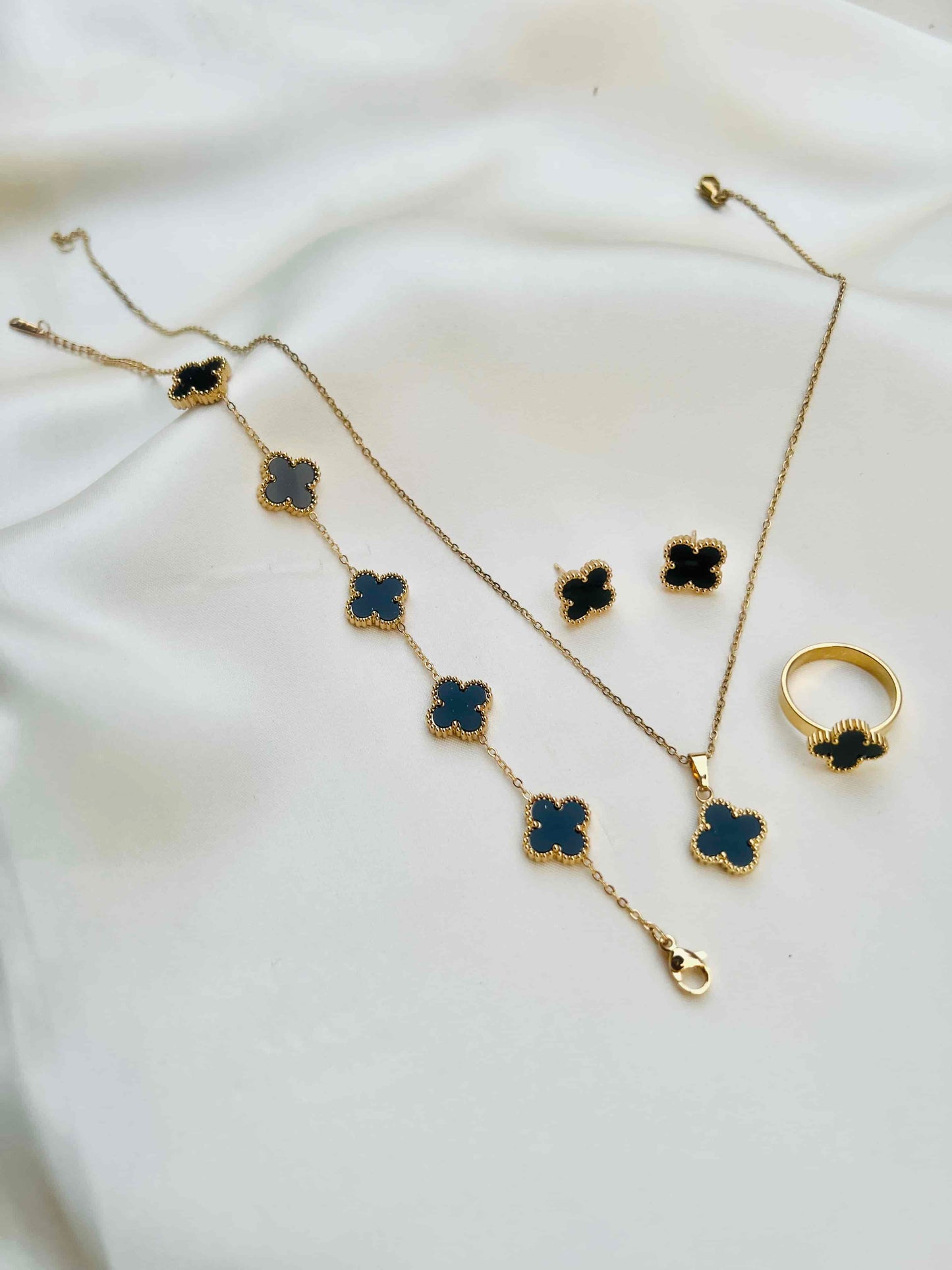 Clover Chain Locket Set