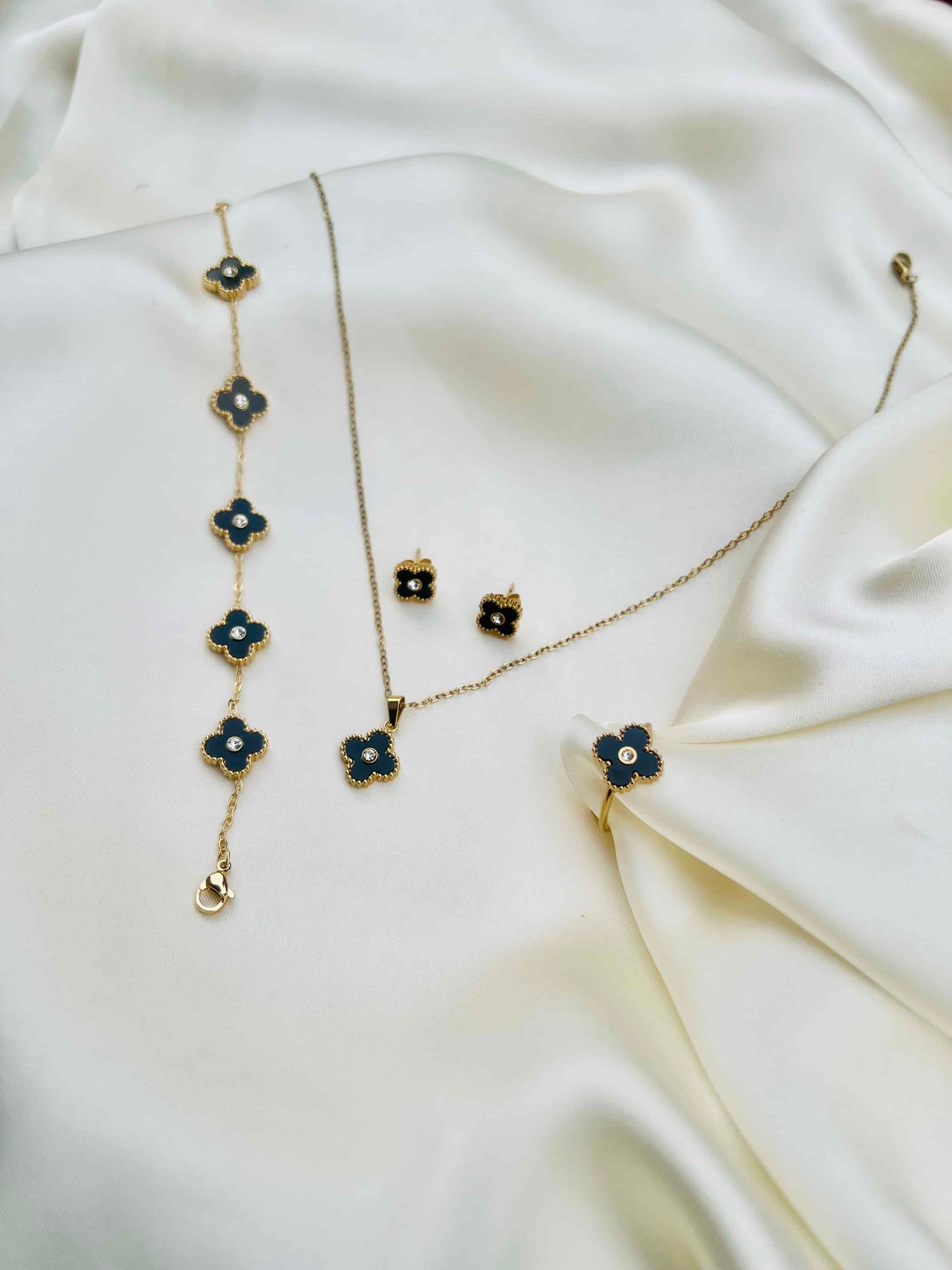 Trendy Stone Clover Locket Set