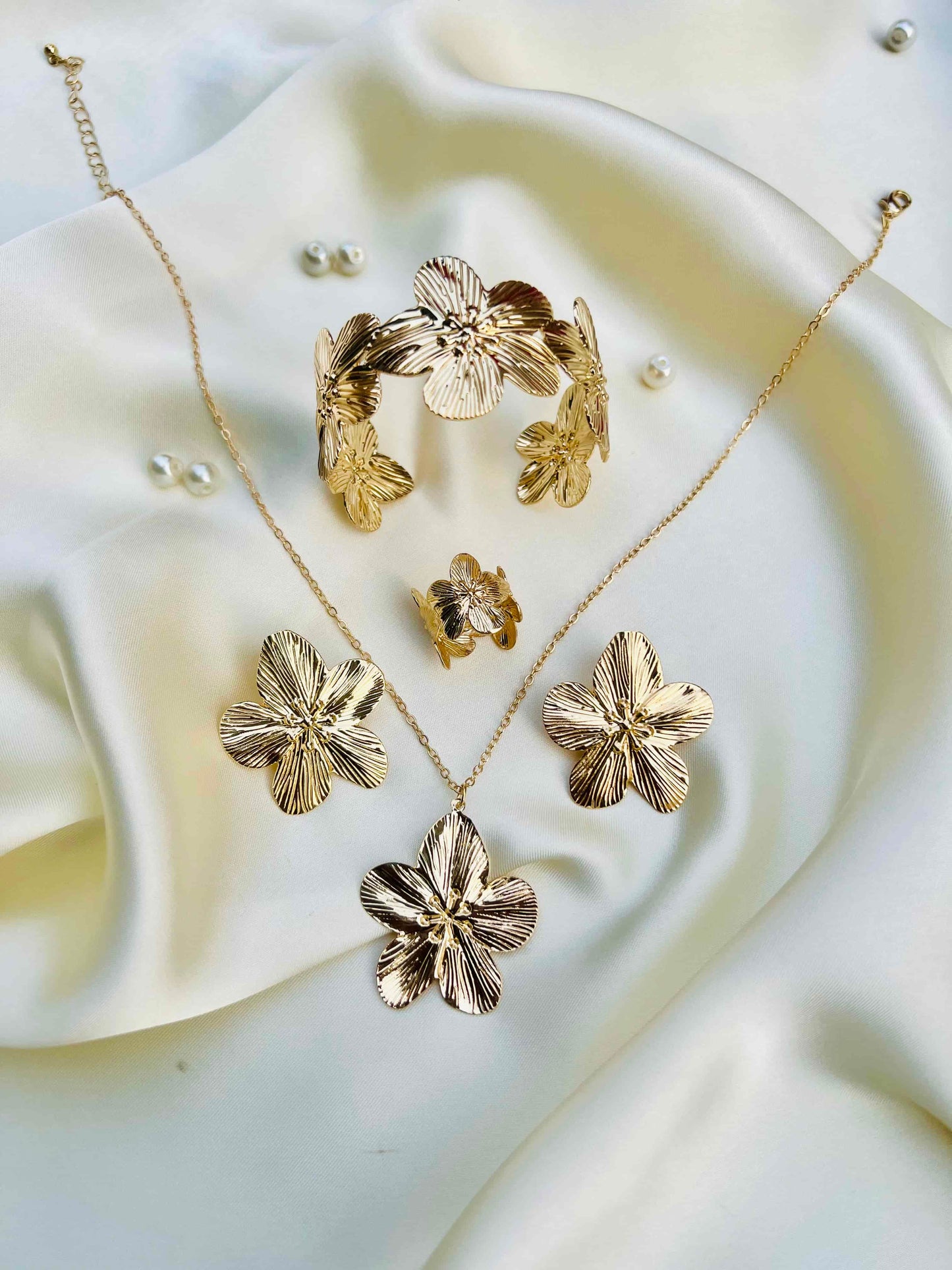 Luxury Flower Locket Set