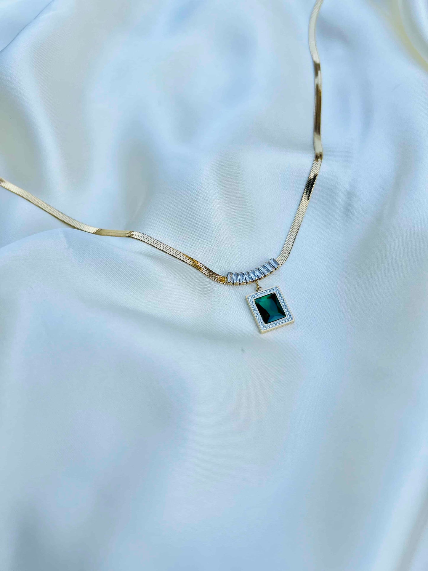 Luxury Green Crystal Pendant