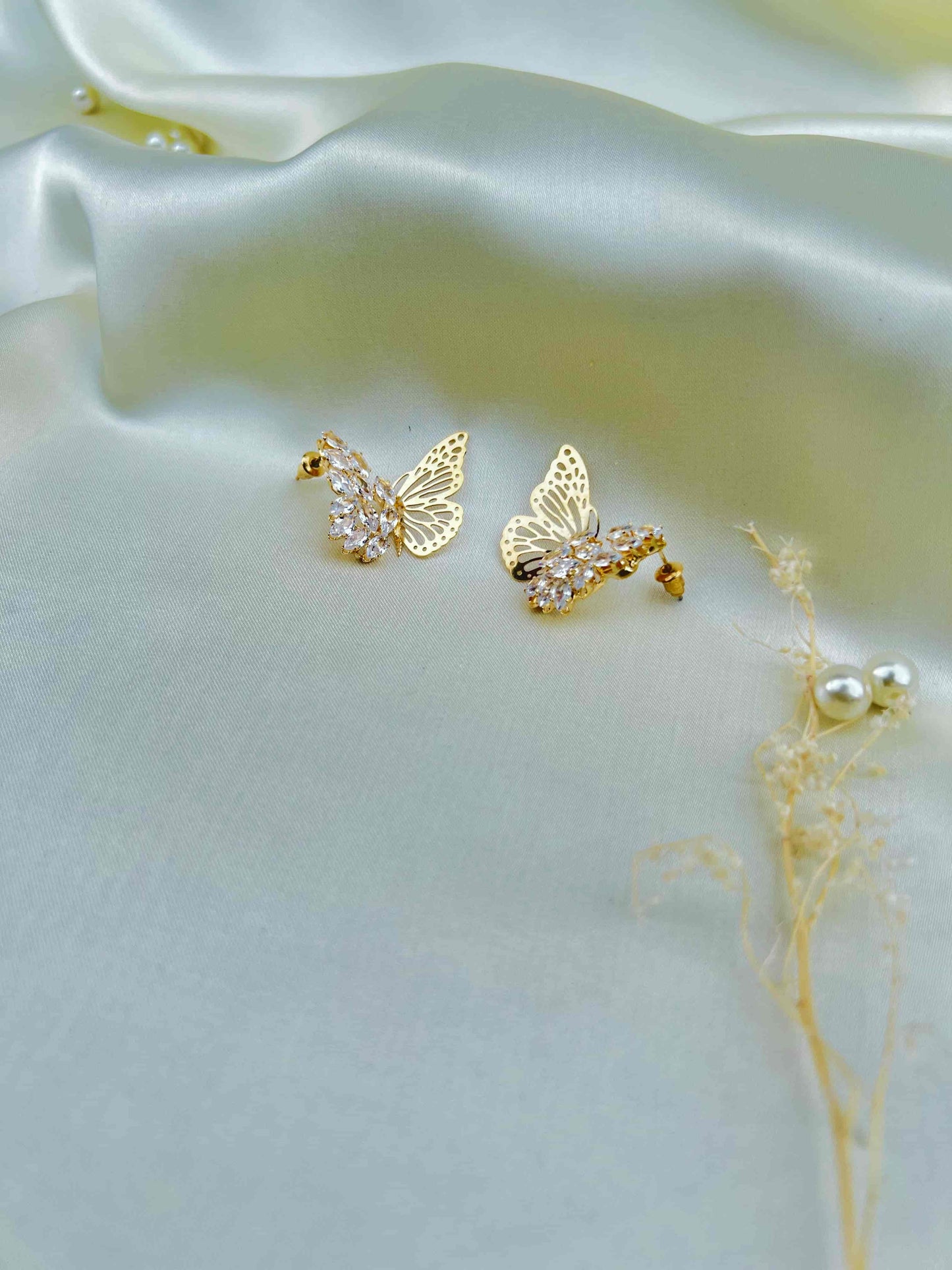 Aesthetic Gold Butterfly Earring