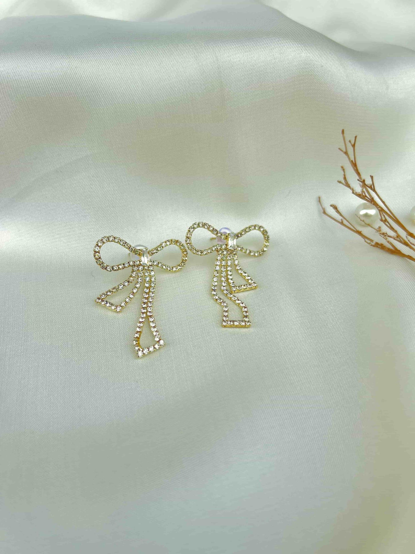 Light Luxury Bow Earring