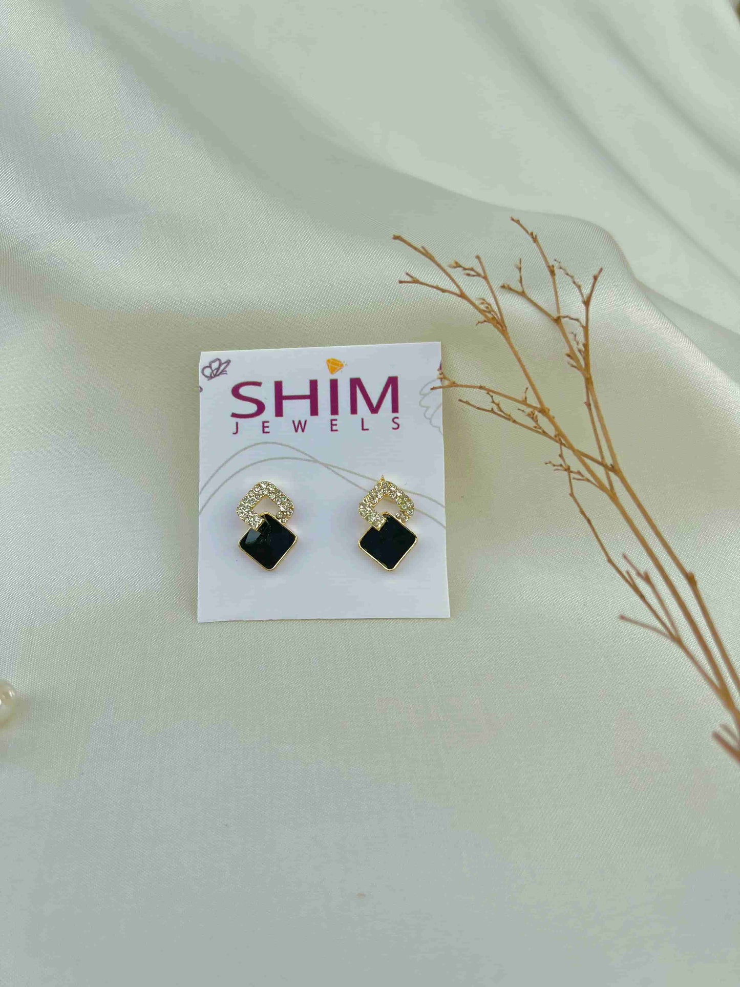 Black Enamel Rhombus EarStud