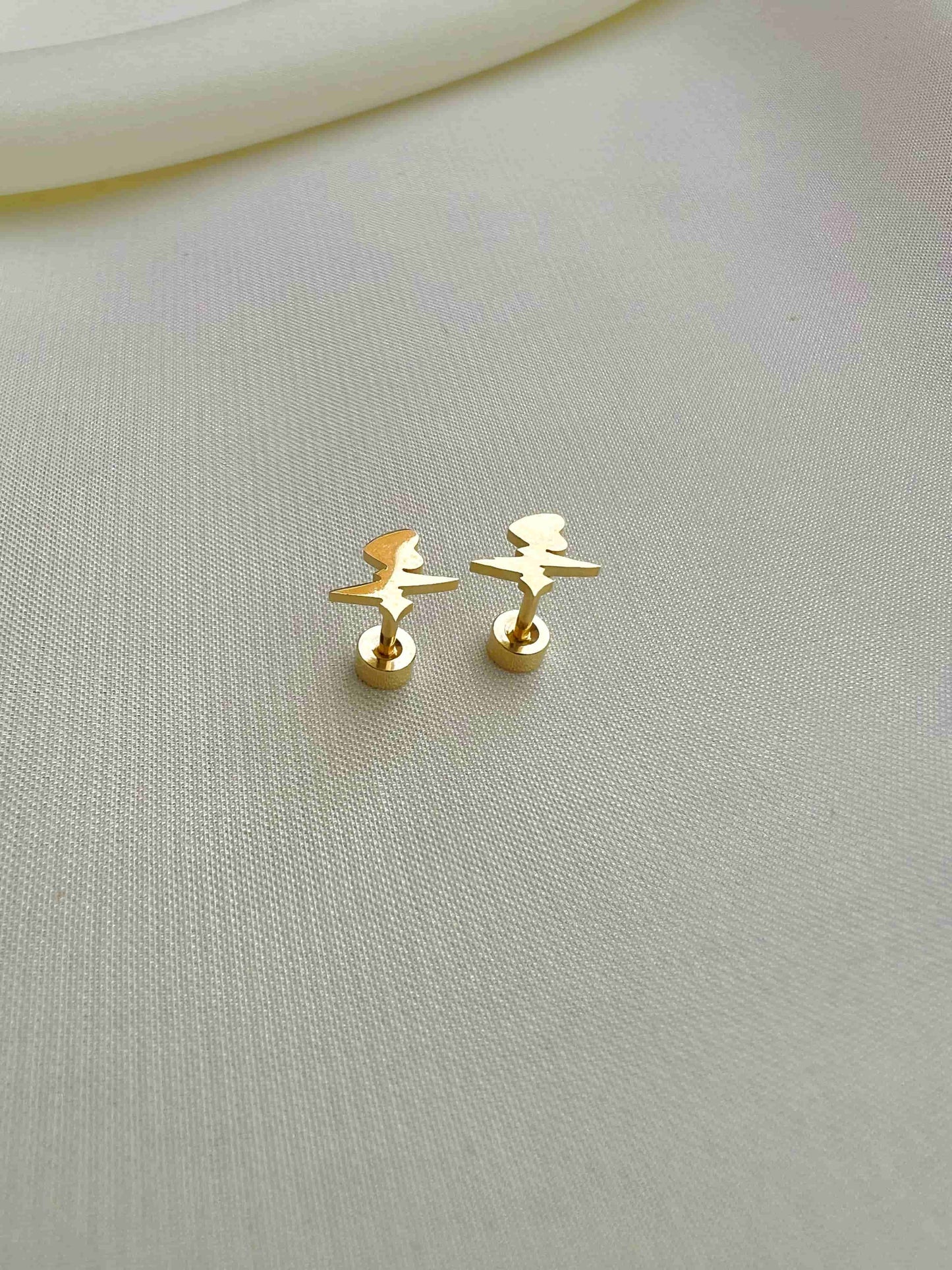 18k Gold Tiny Swage EarStud