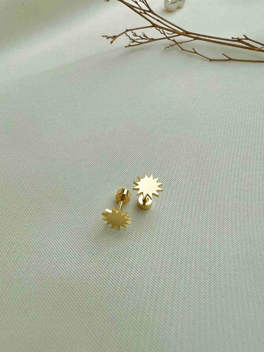 18k Gold Tiny Sun EarStud