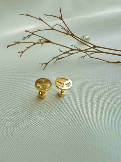 18k Gold Tiny EarStud