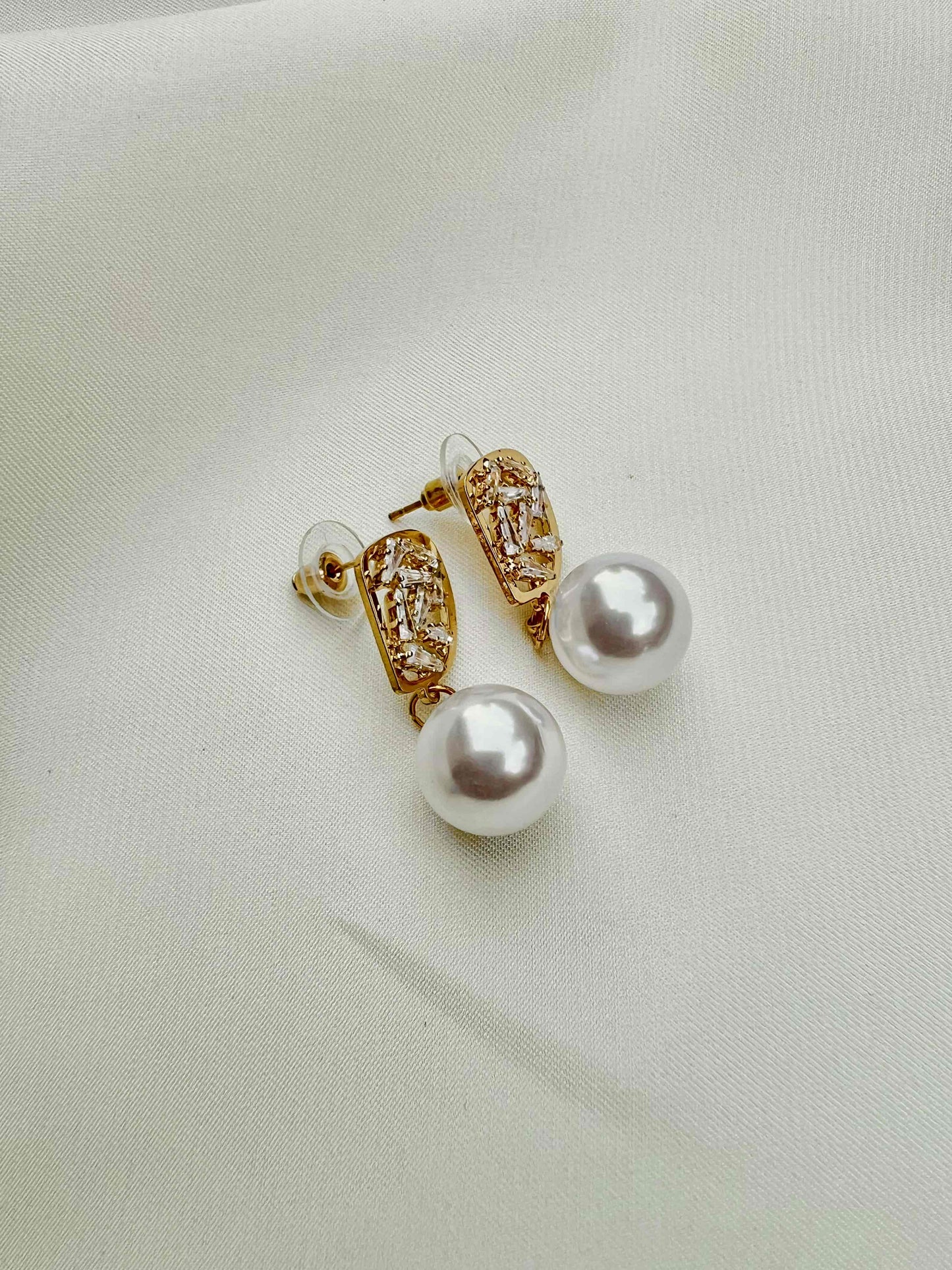 Korean Pearl Gold Earring