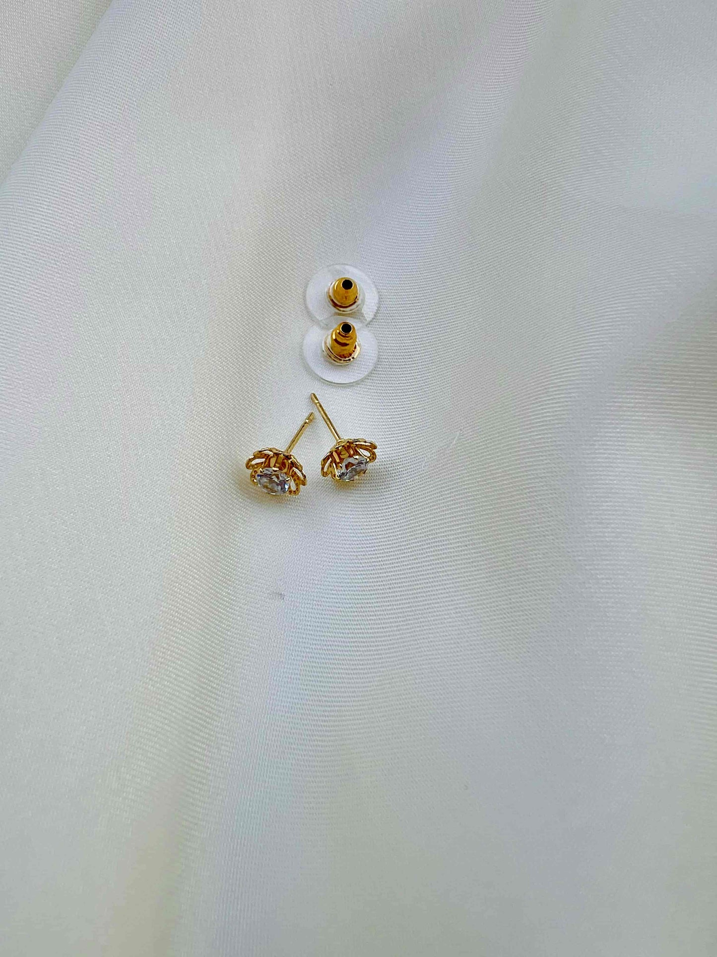 Tiny Flower EarStud