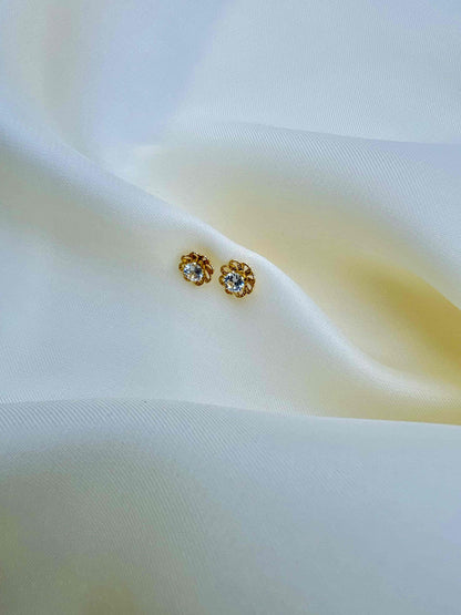 Tiny Flower EarStud