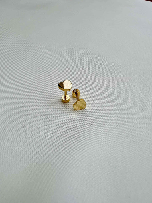 18k Gold Tiny Heart EarStud