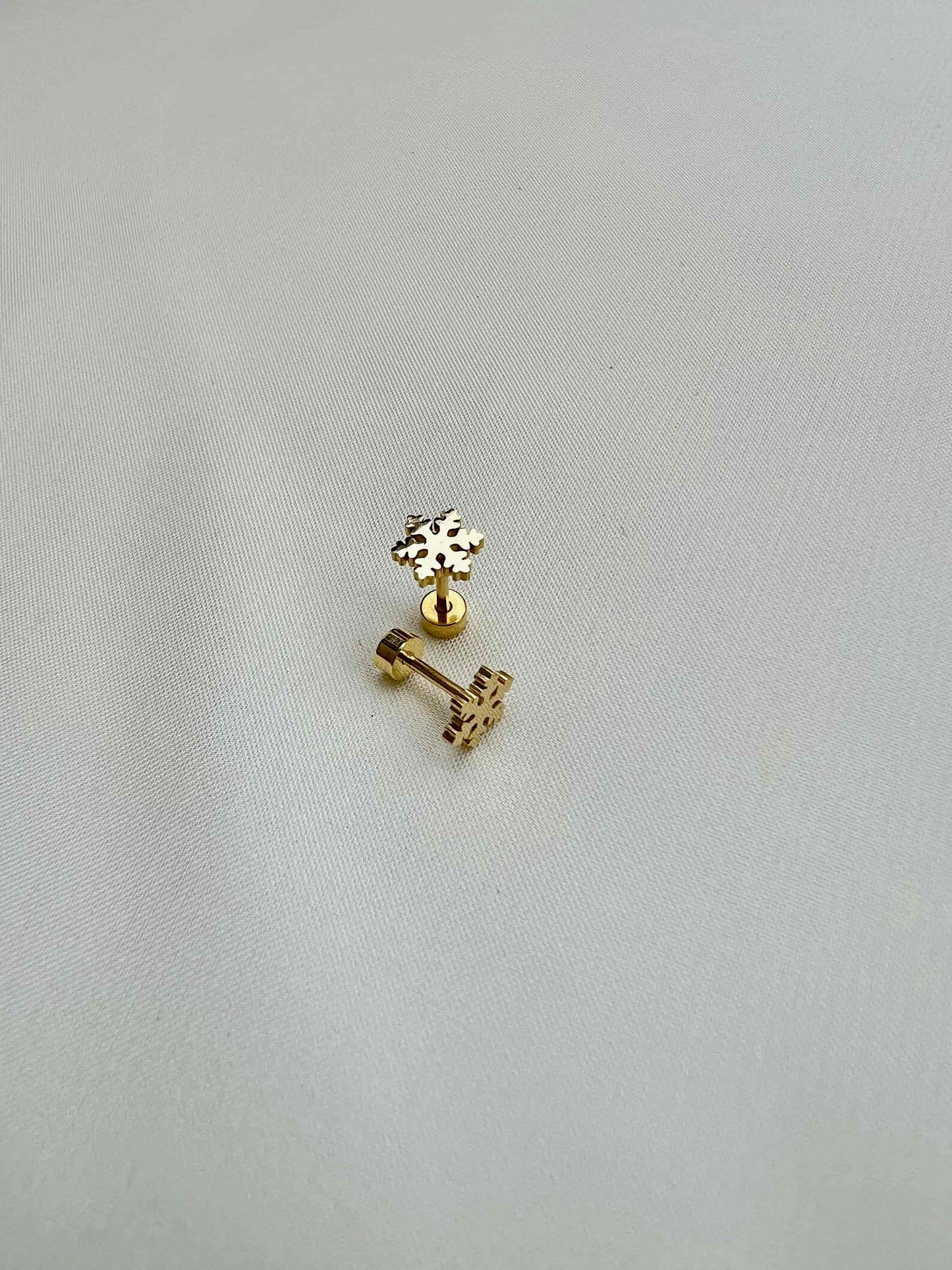 18k Gold Tiny Star EarStud