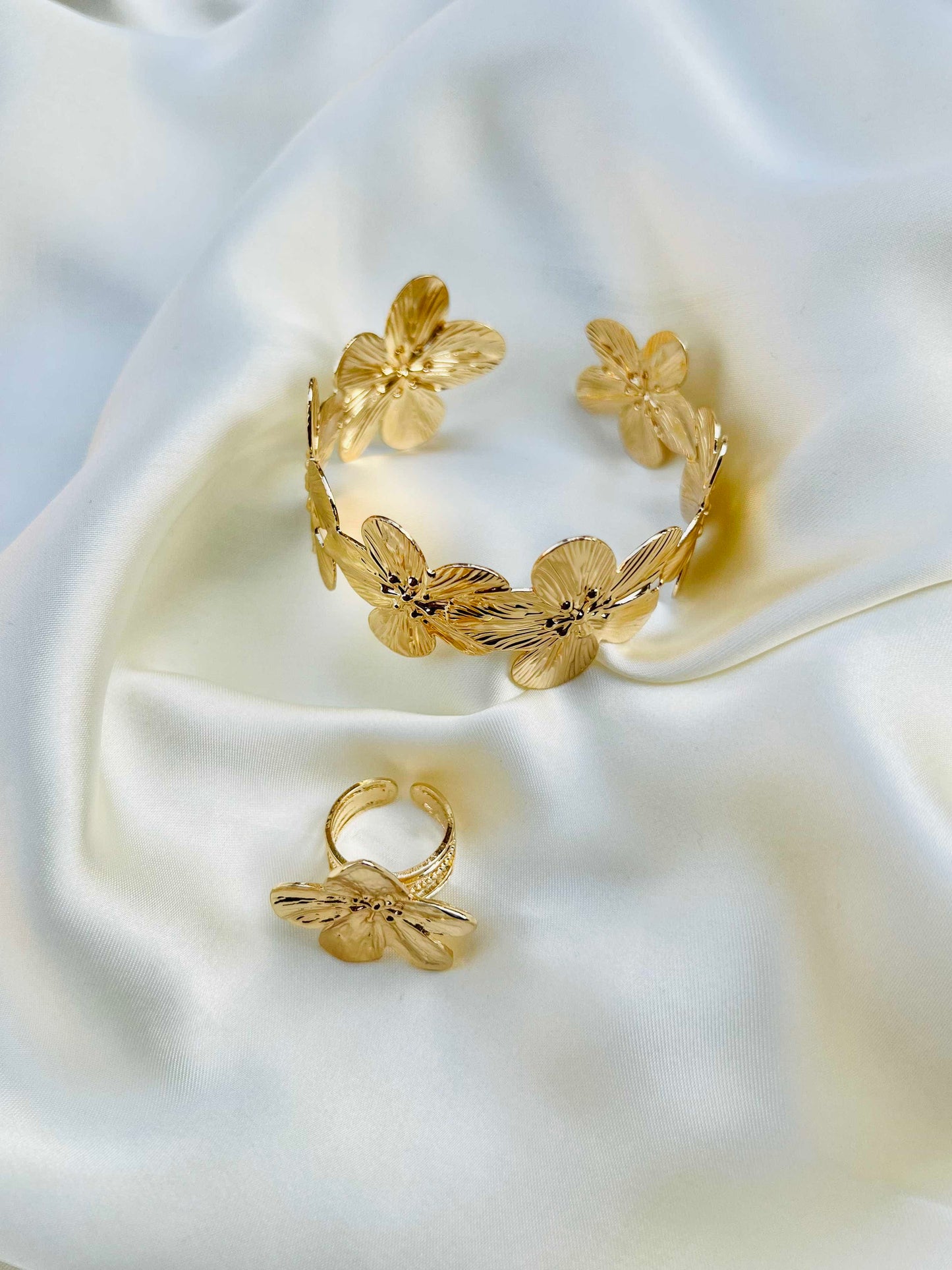 Flower Gold Bangle & Ring Deal