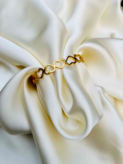 Luxury High Quality Heart Bangle
