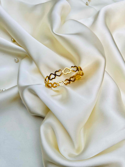Luxury High Quality Heart Bangle