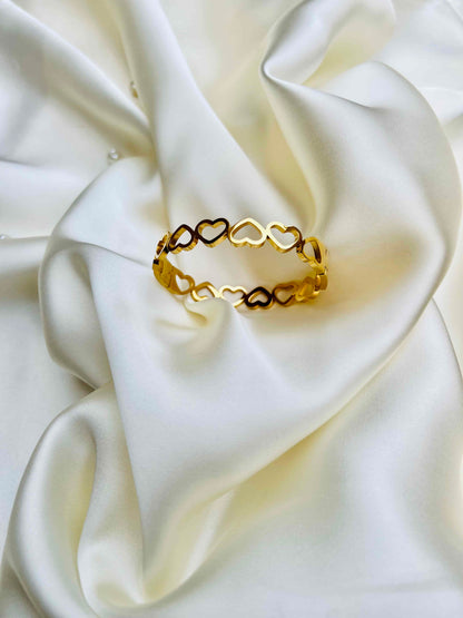 Luxury High Quality Heart Bangle