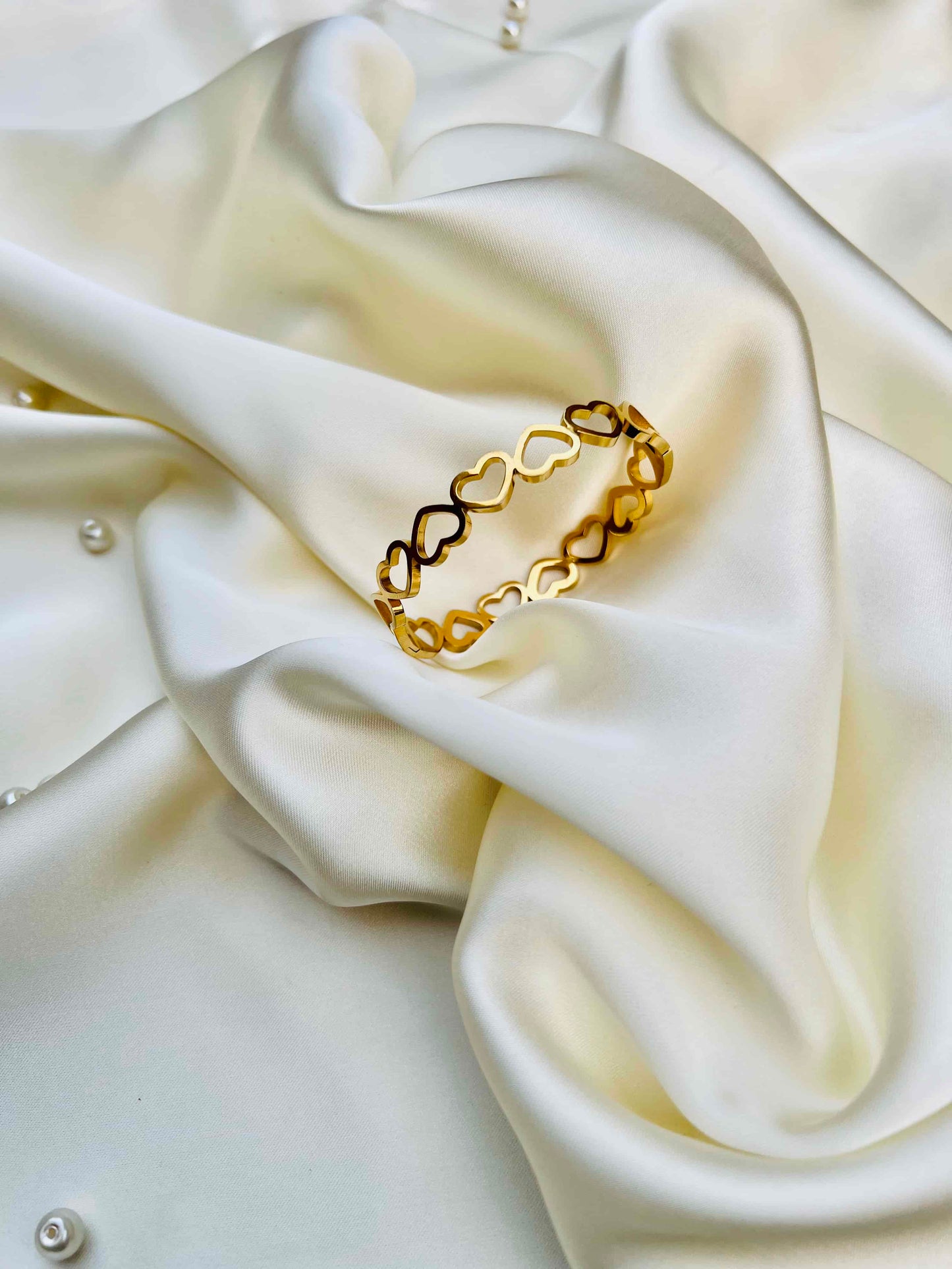 Luxury High Quality Heart Bangle