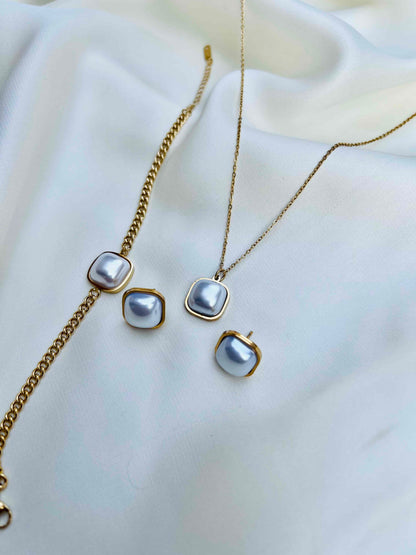 White Pearl Locket Set