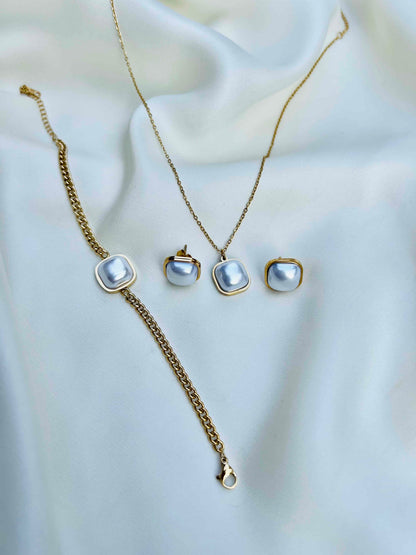 White Pearl Locket Set