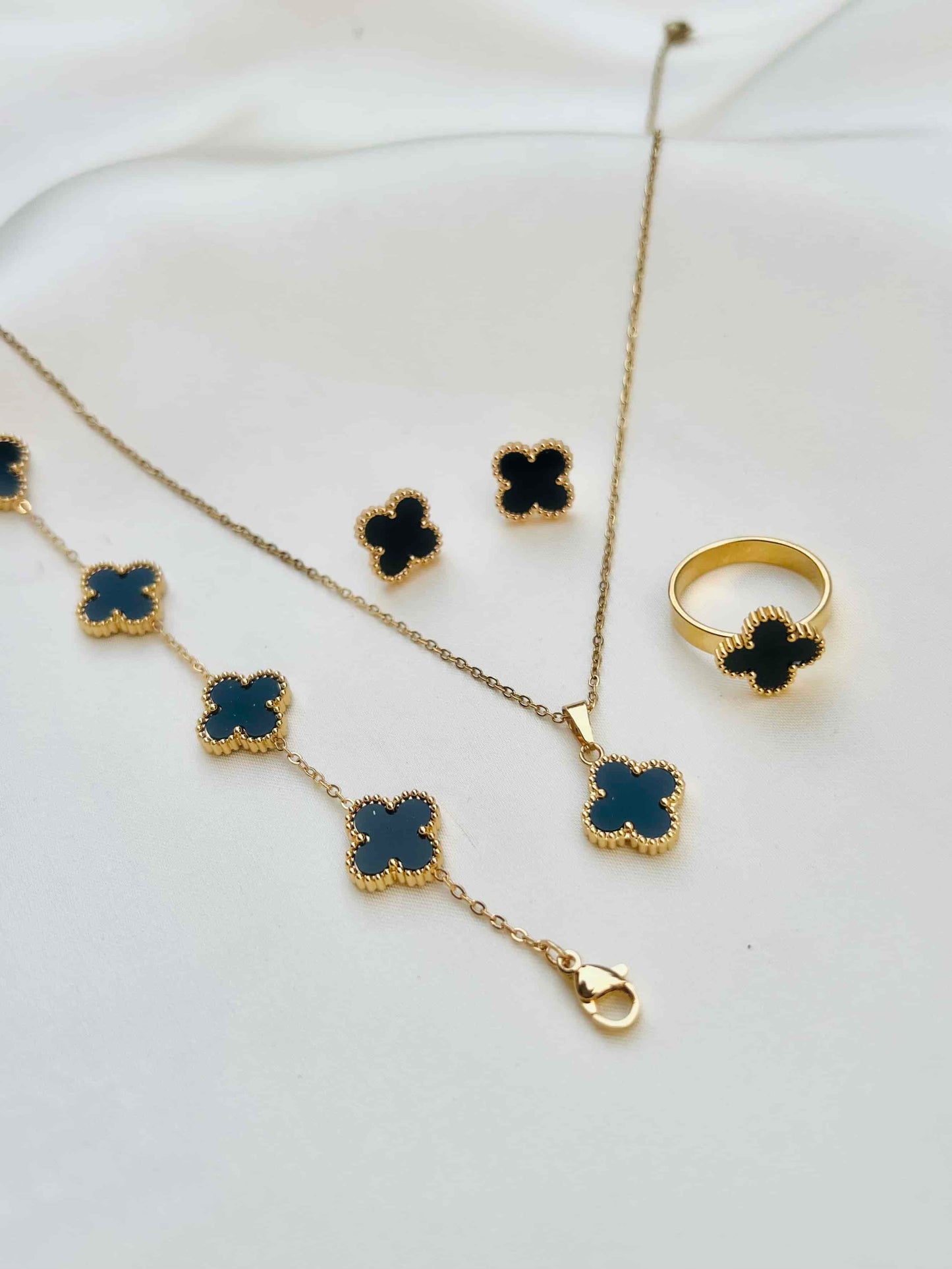 Clover Chain Locket Set