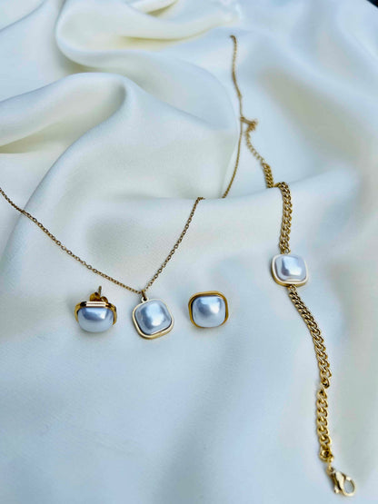 White Pearl Locket Set