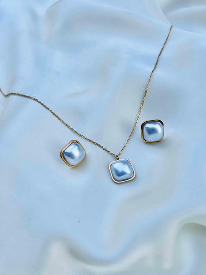 White Pearl Locket Set