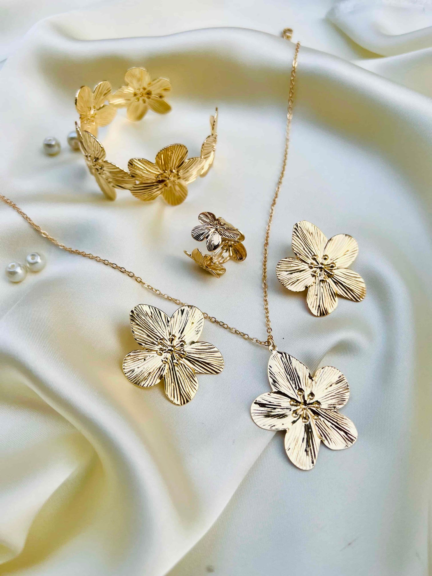 Luxury Flower Locket Set