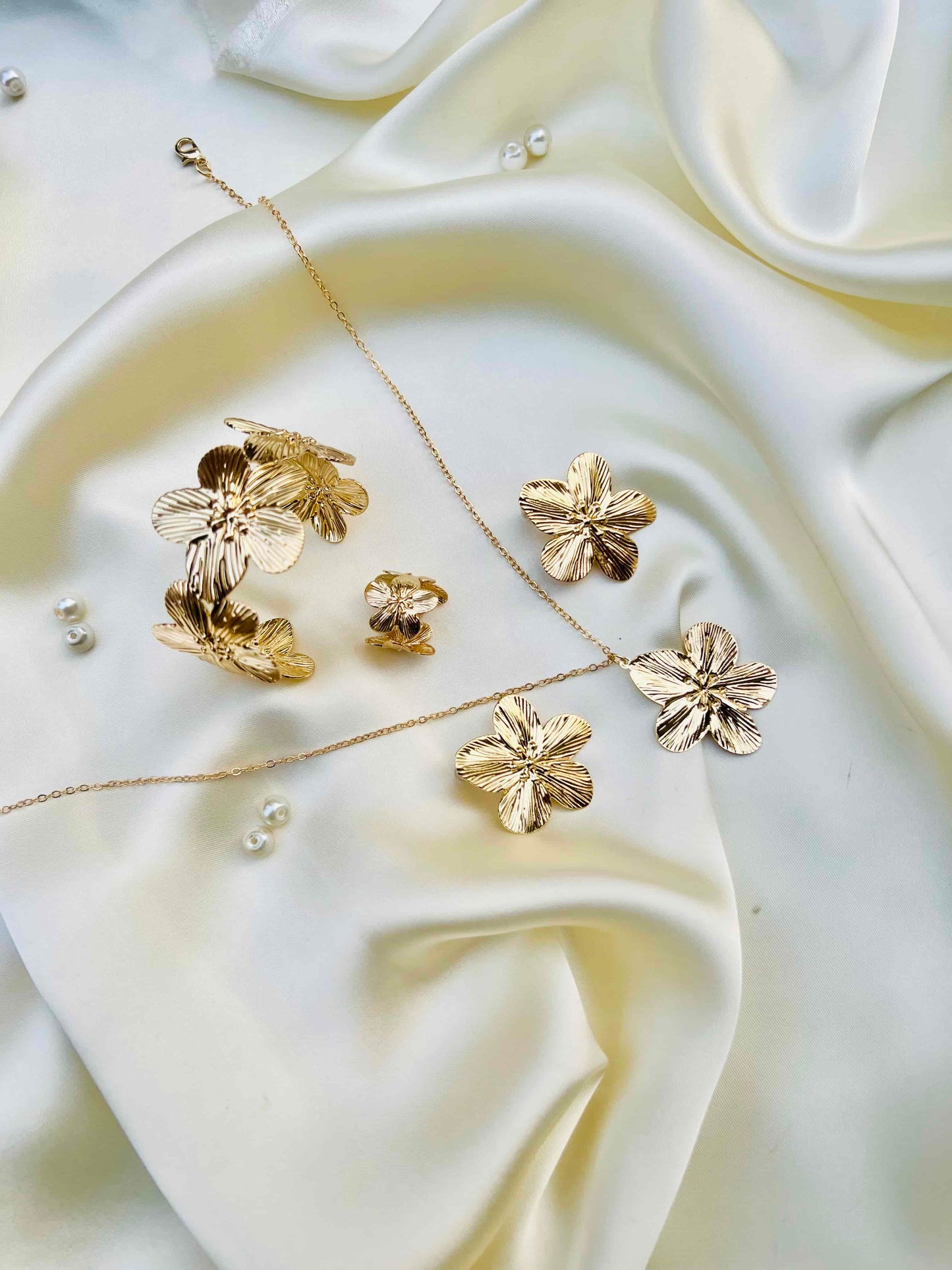 Luxury Flower Locket Set